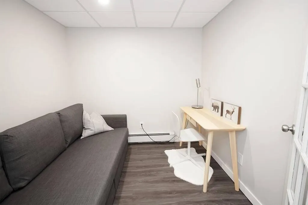 Apartment Cozy One Bedroom, Den In Wolseley, Parking Included Winnipeg
